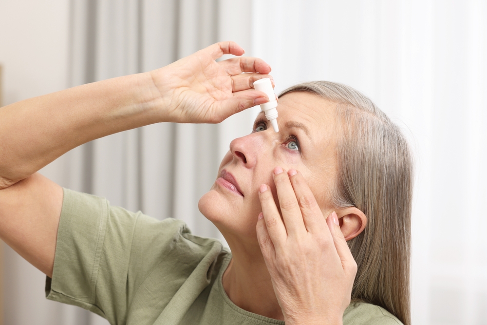Climatisation, ventilateur, écrans : les ennemis des yeux secs après 65 ans 