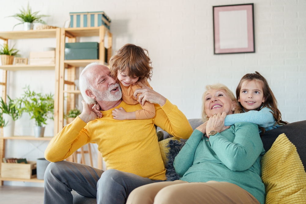 Journée mondiale des grands-parents et des personnes âgées : valoriser le rôle des seniors