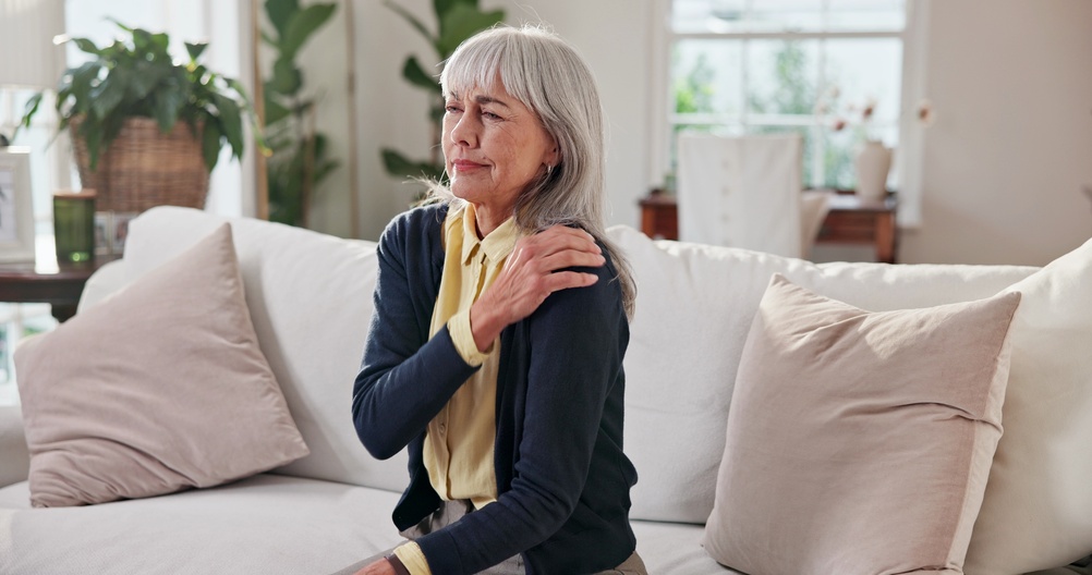raideur-musculaire-au-reveil-est-ce-normal-apres-60-ans