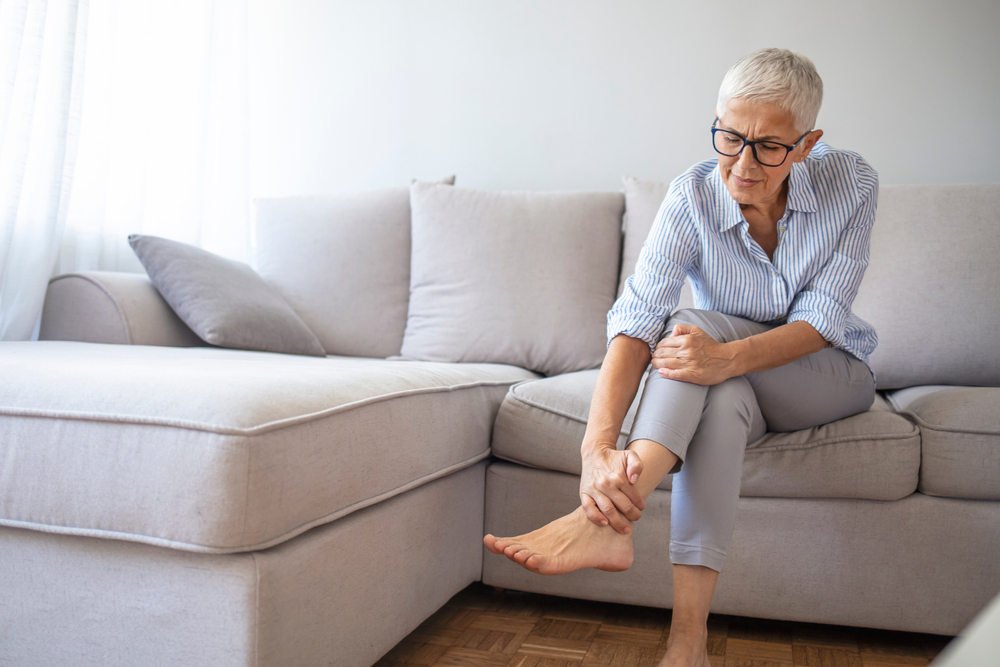fourmillement dans les jambes chez les seniors