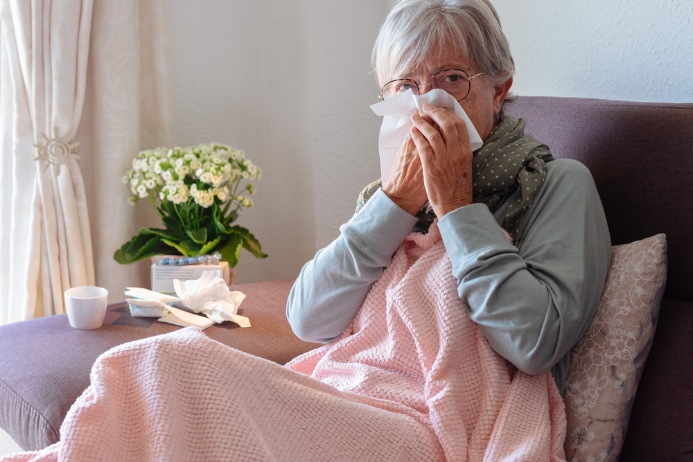 Prévenir la surinfection bactérienne après une grippe chez les seniors
