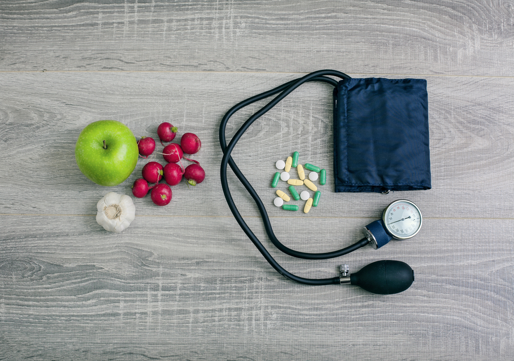 Seniors : comment faire baisser la tension de façon efficace et durable ? 